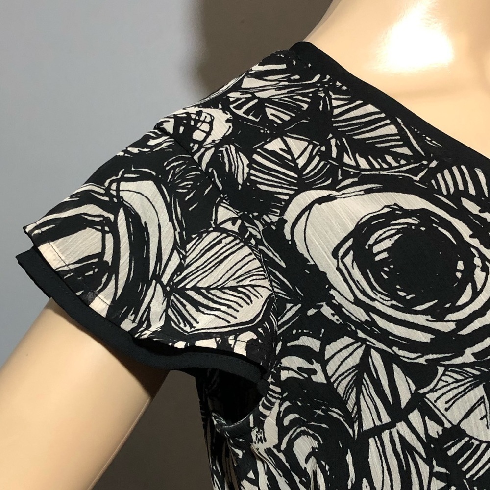 Van Heusen blouse vNeck Flower flower flutter - Picture 5 of 12